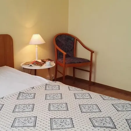 Blue Centrum Szkoleniowo-hotelarskie Motel 2*